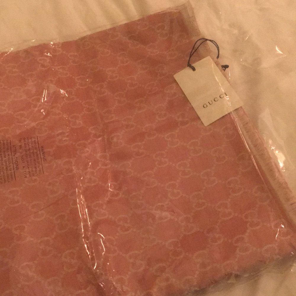 Gucci pashmina
